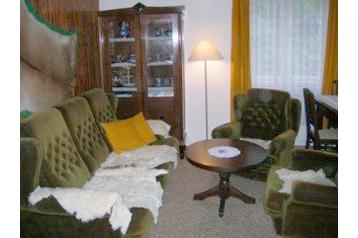 Slovacia Chata Trenčianske Teplice, Exteriorul